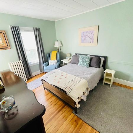 ניו לונדון Delightful 2Br Apartment With Balcony - 15 Min From Mohegan Sun- Foxwoods Casinos & Mystic מראה חיצוני תמונה