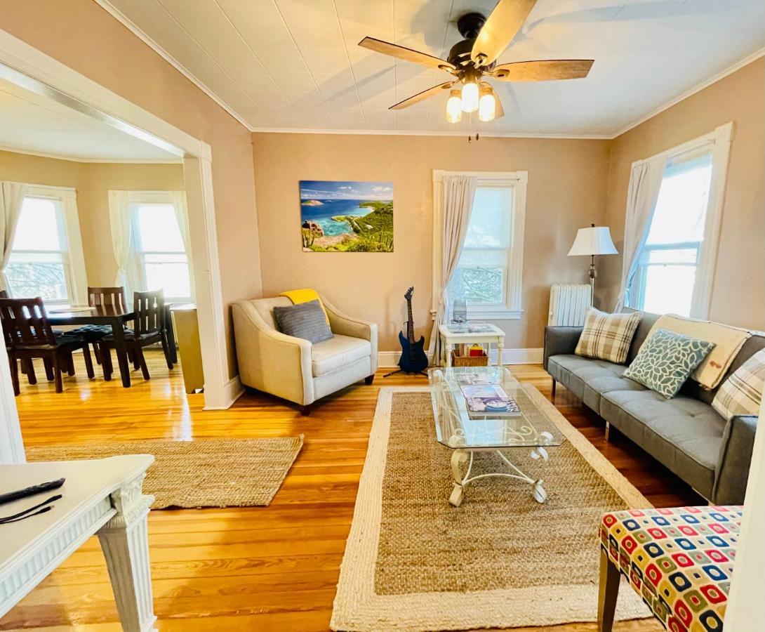 ניו לונדון Delightful 2Br Apartment With Balcony - 15 Min From Mohegan Sun- Foxwoods Casinos & Mystic מראה חיצוני תמונה