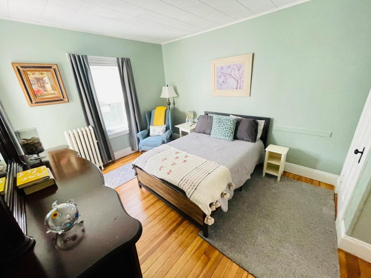 ניו לונדון Delightful 2Br Apartment With Balcony - 15 Min From Mohegan Sun- Foxwoods Casinos & Mystic מראה חיצוני תמונה