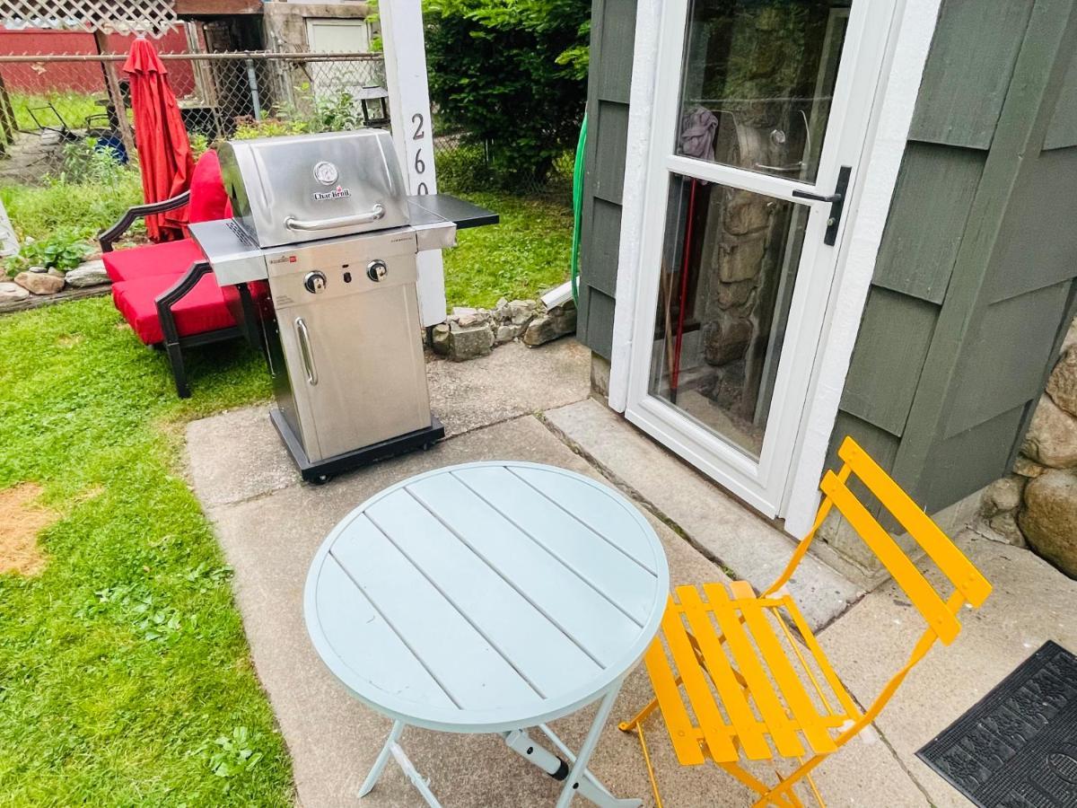 ניו לונדון Delightful 2Br Apartment With Balcony - 15 Min From Mohegan Sun- Foxwoods Casinos & Mystic מראה חיצוני תמונה