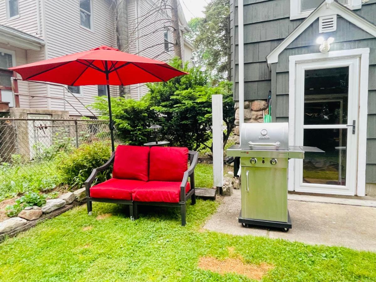 ניו לונדון Delightful 2Br Apartment With Balcony - 15 Min From Mohegan Sun- Foxwoods Casinos & Mystic מראה חיצוני תמונה