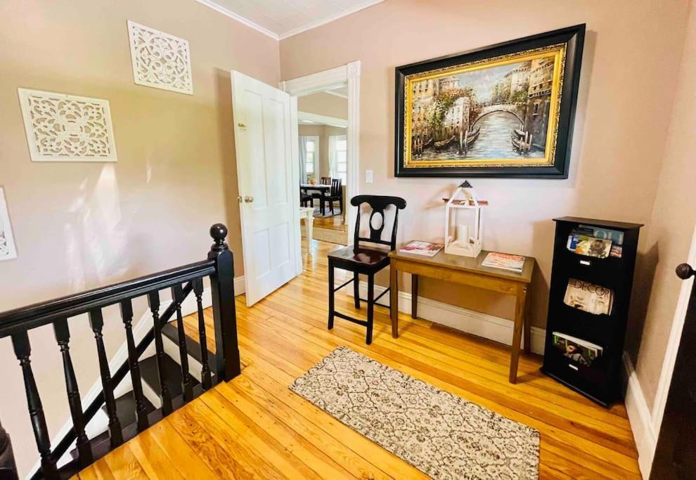 ניו לונדון Delightful 2Br Apartment With Balcony - 15 Min From Mohegan Sun- Foxwoods Casinos & Mystic מראה חיצוני תמונה